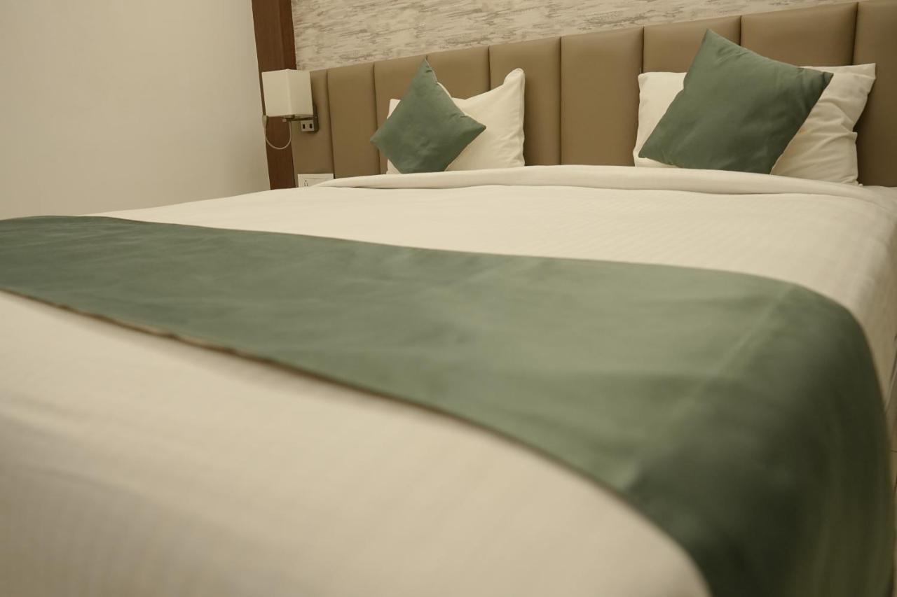 Hotel Konark Khammam Bagian luar foto