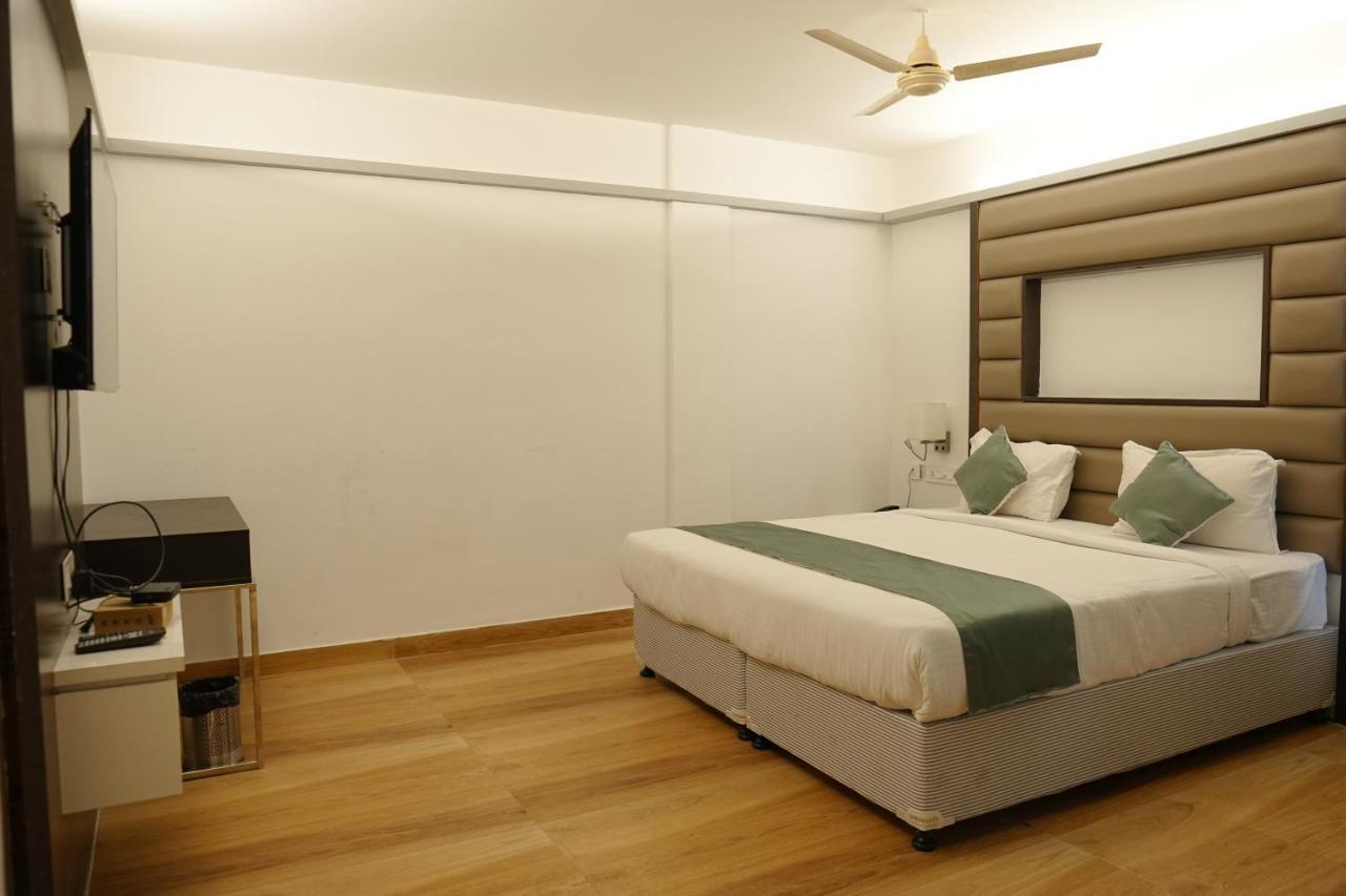 Hotel Konark Khammam Bagian luar foto